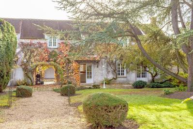 Maison - 353 m² - 9 pièces