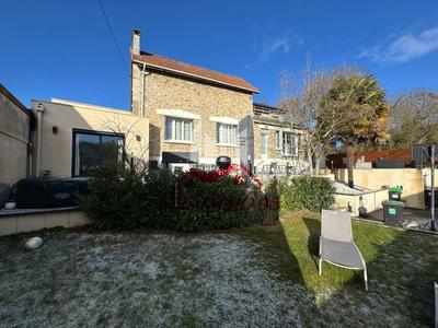 Propriété - 132 m² - 6 pièces