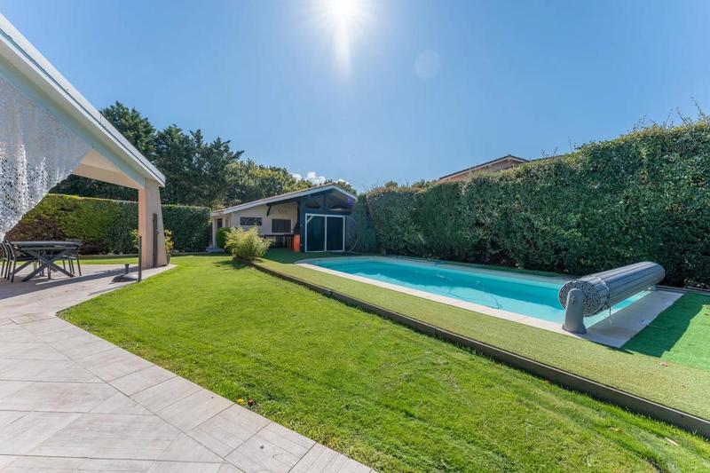 Maison - 196 m² - 6 pièces