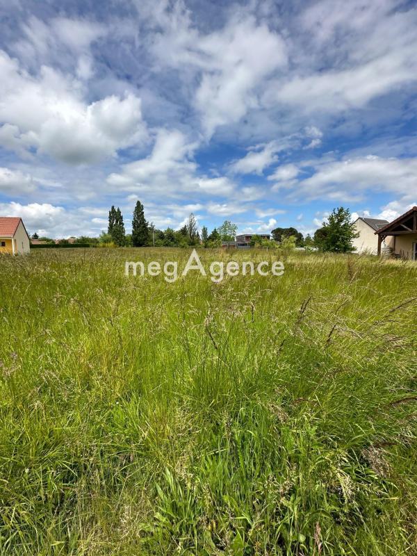 Terrain constructible - 708 m²