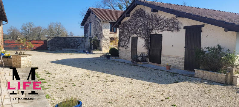 Maison - 251 m² - 6 pièces