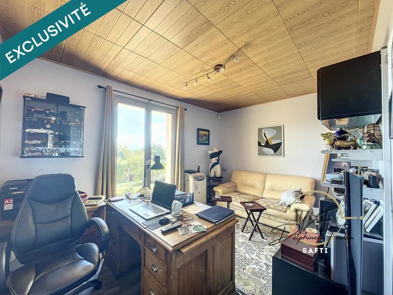 Maison - 250 m² - 9 pièces