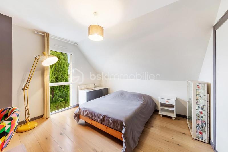 Maison - 305 m² - 8 pièces