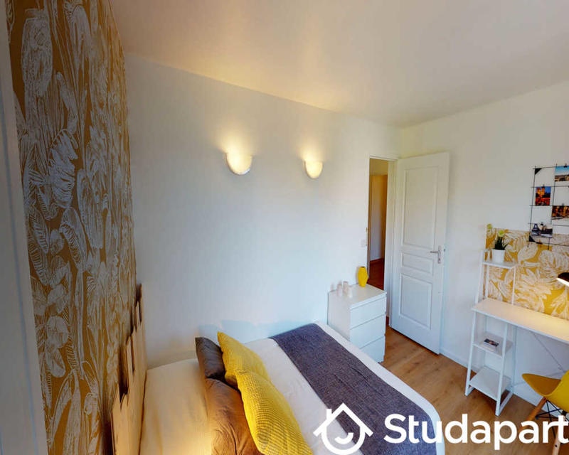 Chambre - 80 m² - 1 pièce