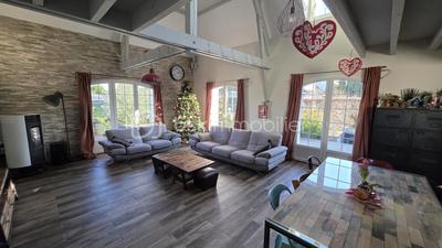 Maison - 197 m² - 6 pièces