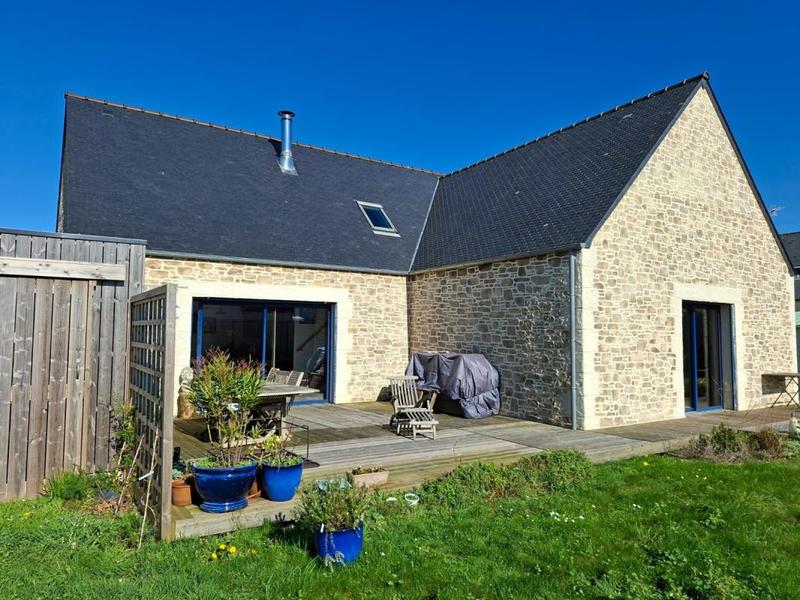 Maison - 180 m² - 6 pièces