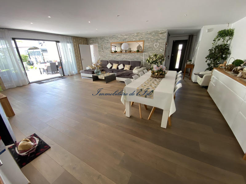 Maison - 158 m² - 6 pièces