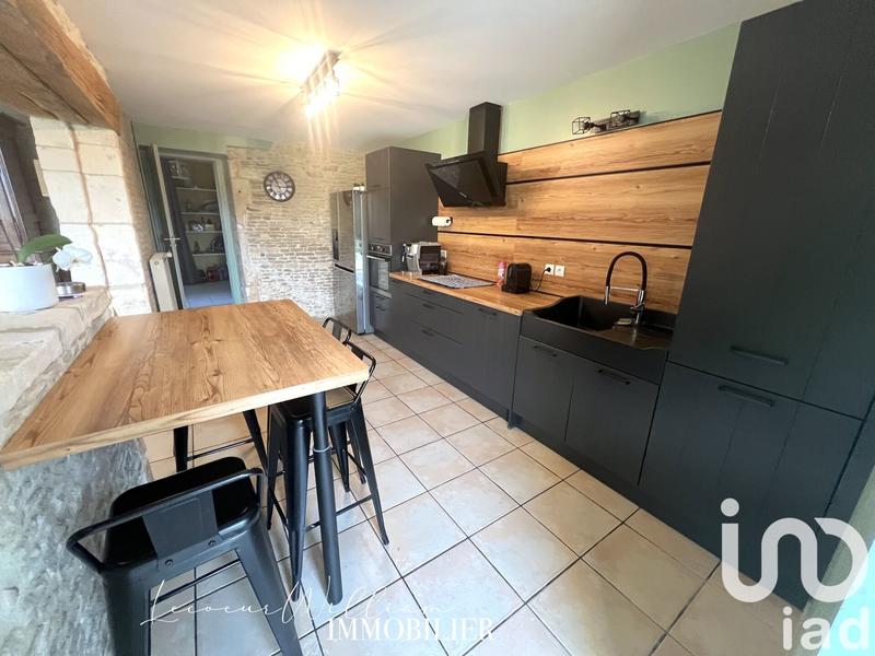 Maison - 236 m² - 8 pièces