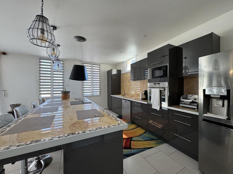 Maison - 700 m² - 15 pièces