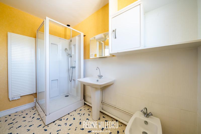 Maison - 94 m² - 5 pièces