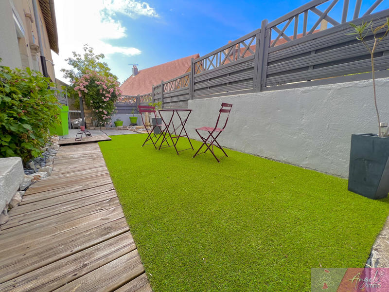 Maison - 203 m² - 8 pièces