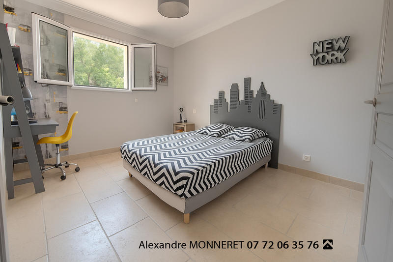 Villa - 255 m² - 6 pièces