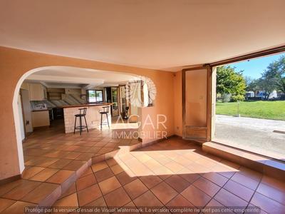 Maison - 139 m² - 5 pièces