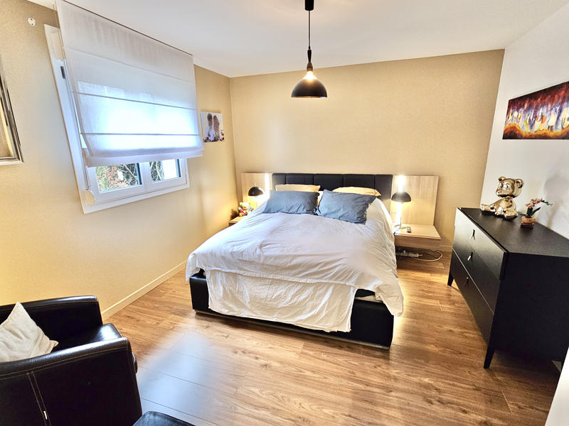 Maison - 221 m² - 8 pièces