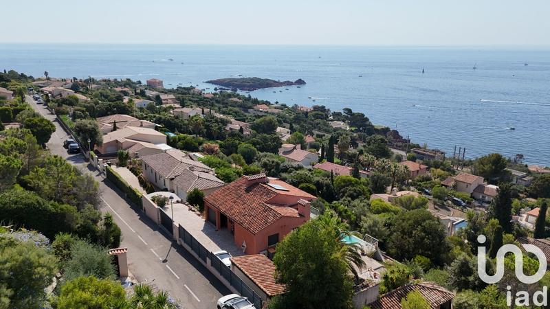 Maison - 215 m² - 7 pièces