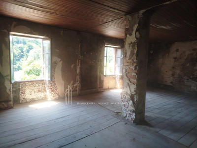 Maison - 210 m² - 4 pièces