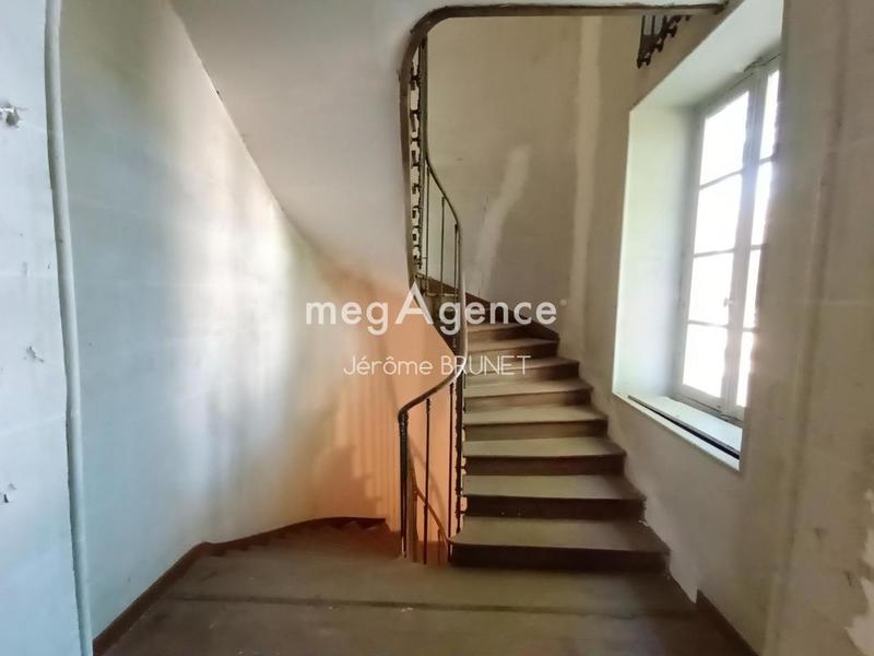 Maison - 400 m² - 16 pièces