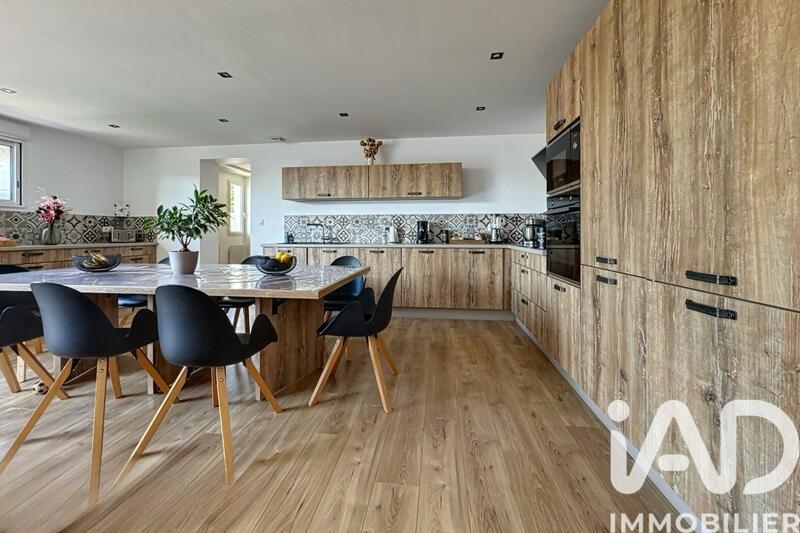 Maison - 170 m² - 5 pièces