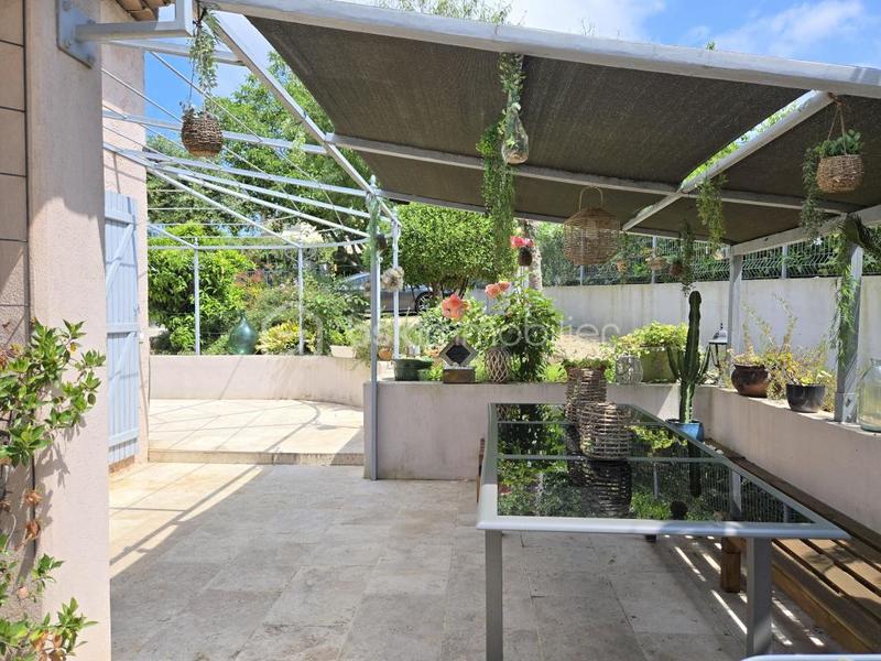 Villa - 300 m² - 8 pièces