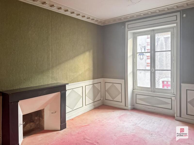 Maison - 211 m² - 10 pièces