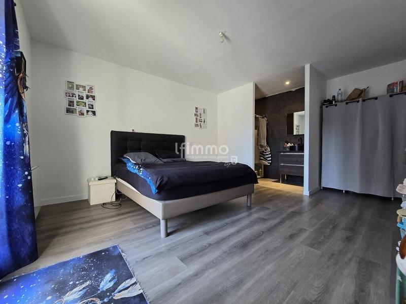 Maison - 180 m² - 6 pièces