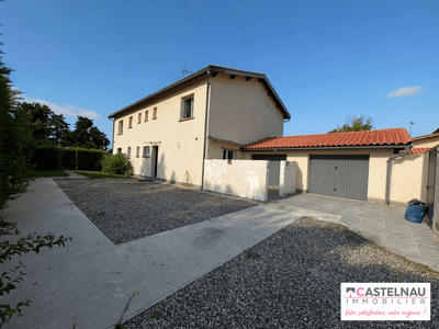 Maison traditionnelle - 240 m² - 8 pièces