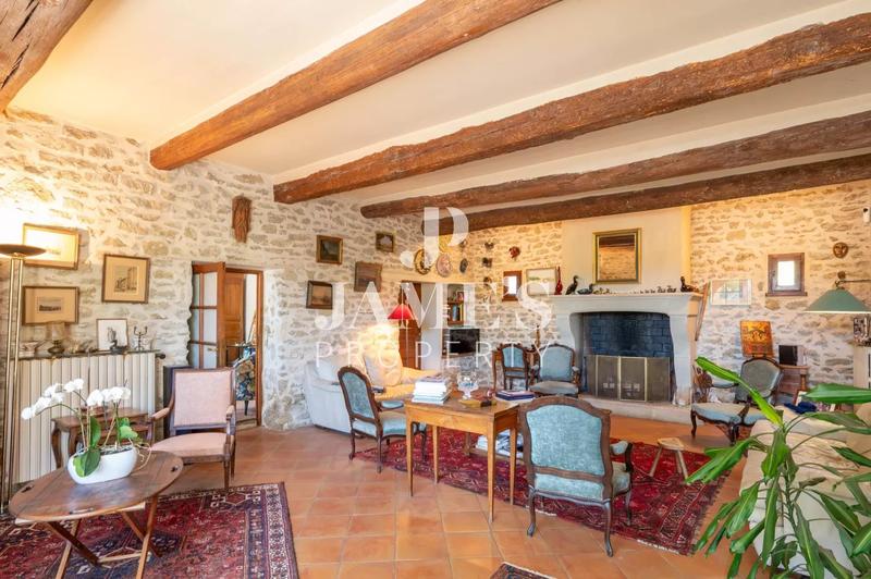 Maison - 350 m² - 8 pièces