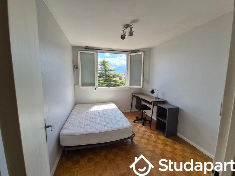 Chambre - 10 m² - 1 pièce