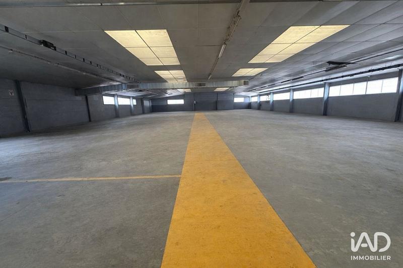 Local commercial - 4 570 m²