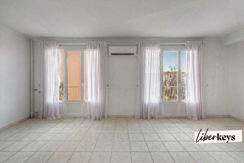 Appartement - 105 m² - 7 pièces