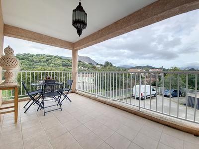 Appartement - 81 m² - 3 pièces