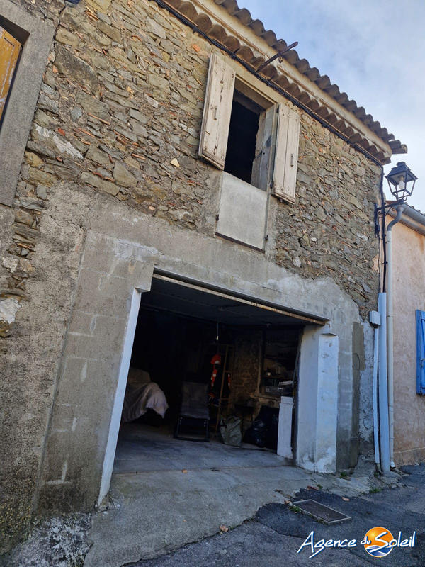 Parking / Garage - 64 m²