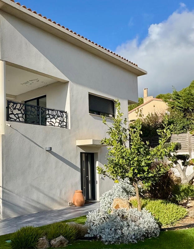 Maison - 220 m² - 6 pièces