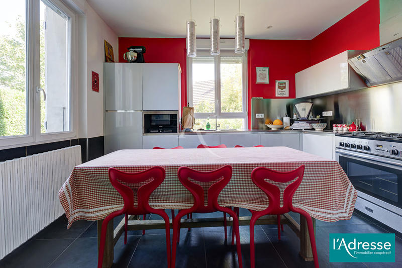 Maison - 223 m² - 7 pièces