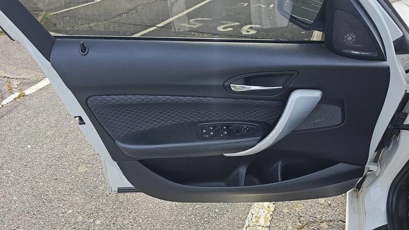 Bmw Série 1 118i 136 Bva8 m Sport Pack Shadow - Automatique Toit ouvrant