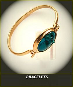 créatrice de bijoux d'émail