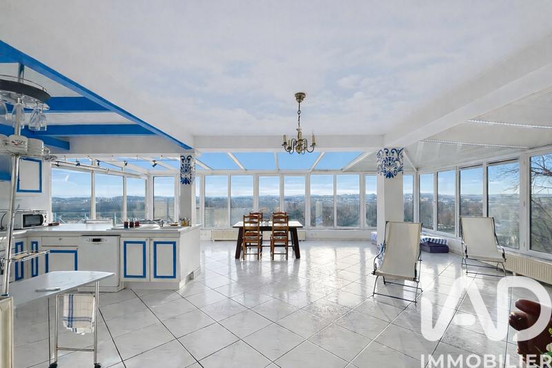 Maison - 140 m² - 8 pièces