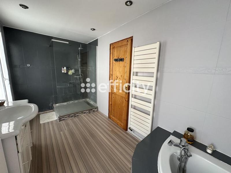 Maison - 153 m² - 7 pièces