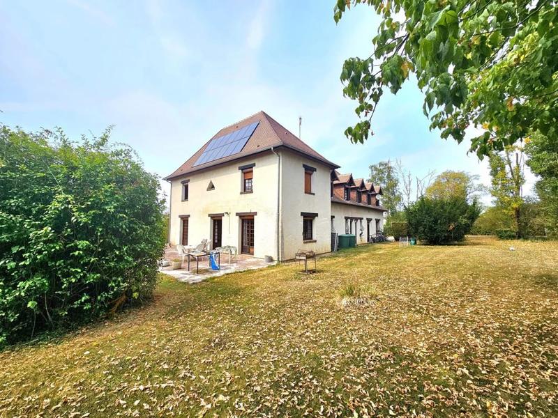 Maison - 362 m² - 12 pièces