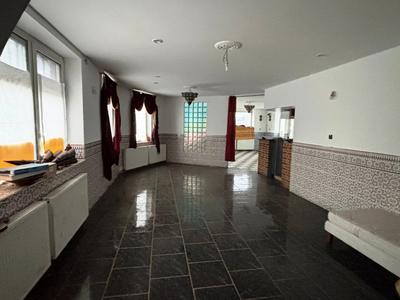 Immeuble - 1 200 m² - 35 pièces