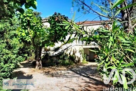 Maison - 220 m² - 9 pièces