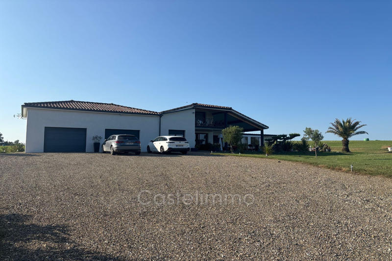 Villa - 200 m² - 4 pièces