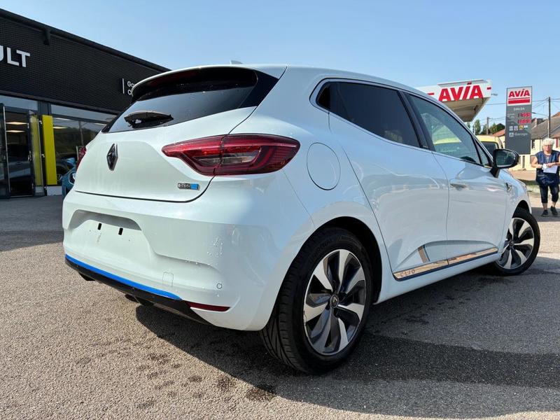 Renault Clio V 1.6 E-Tech Hybrid First