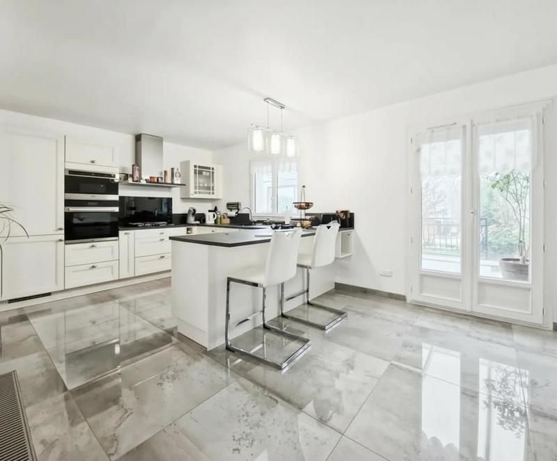 Maison - 123 m² - 6 pièces