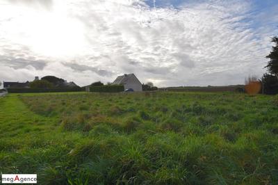 Terrain constructible - 1 052 m²