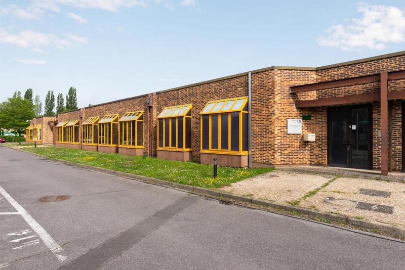 Local d'activité / Entrepôt - 619 m²