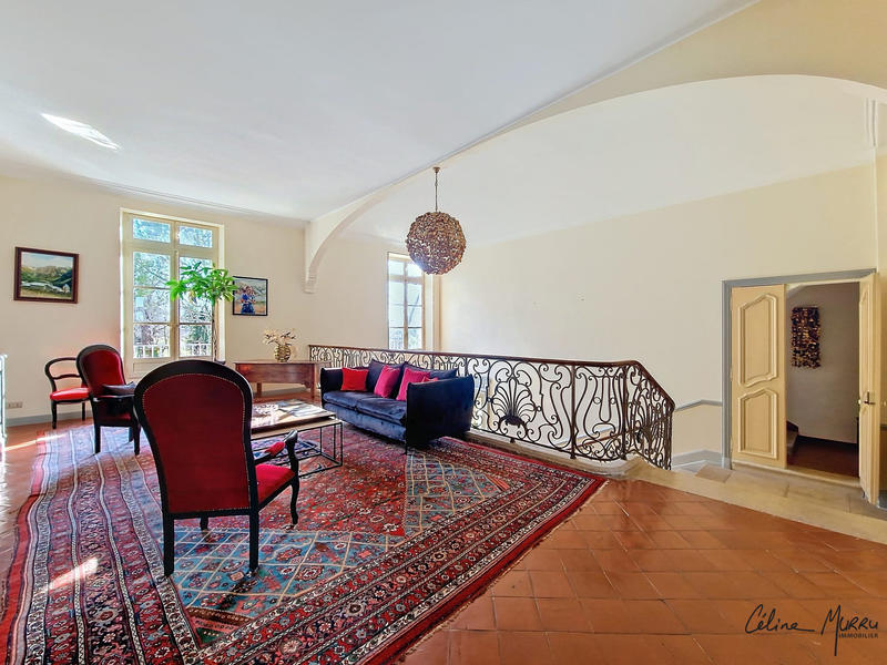 Château - 1 452 m² - 29 pièces