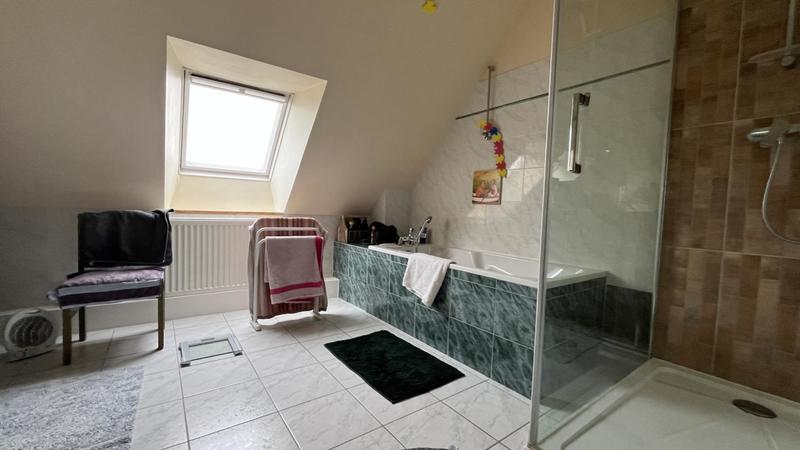 Pavillon - 270 m² - 7 pièces