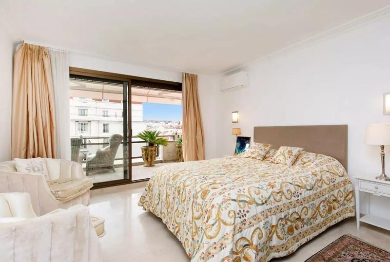 Appartement - 150 m² - 5 pièces