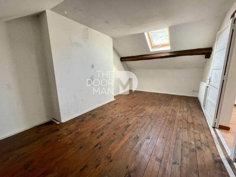 Immeuble - 110 m² - 7 pièces